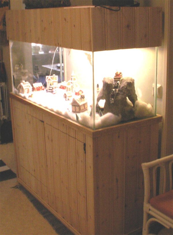Mitt hembyggda akvarieskåp